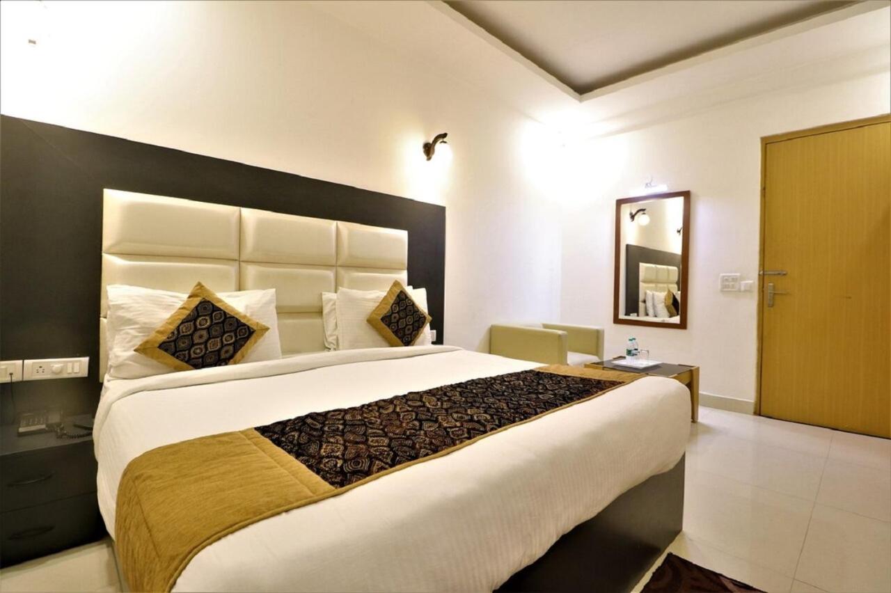 Aerocity Hotel Jindal Palace Delhi- A Well Hygiene Property"All Staff Vaccinated " Ню Делхи Екстериор снимка